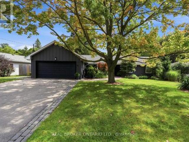 54 Mayfair Avenue, Hamilton, ON, L9H 3L1 house for sale | Listing ID X13771 | Royal LePage
