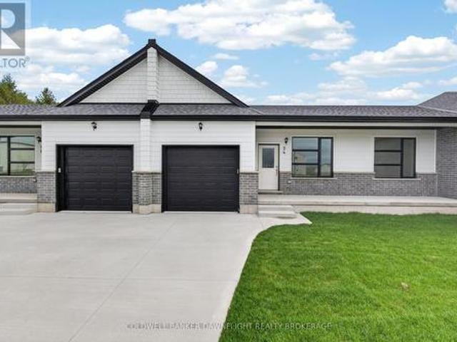 54 Moonlight Court, Central Huron Clinton, ON, N0M 1L0 house for sale | Listing ID X13593 | Royal LePage