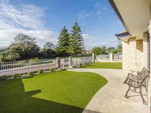 54 Mulgrave Loop, Mindarie, WA 6030
