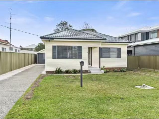 54 Murranar Road, Towradgi House for rent Listed by Carmen Sm.