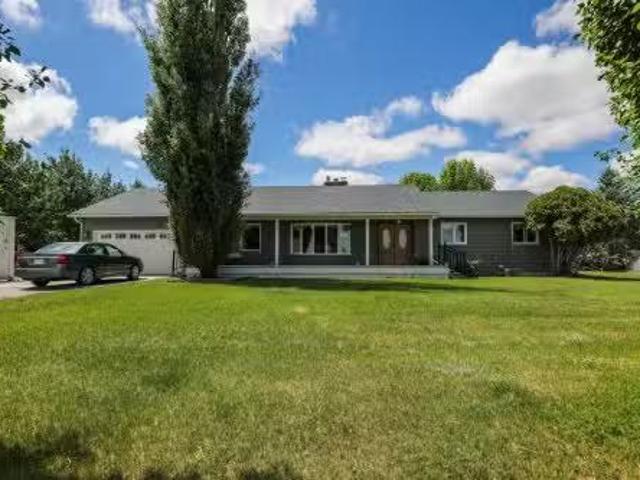 54 N 4 Street East, Magrath, AB, T0K 1J0 house for sale Lis.