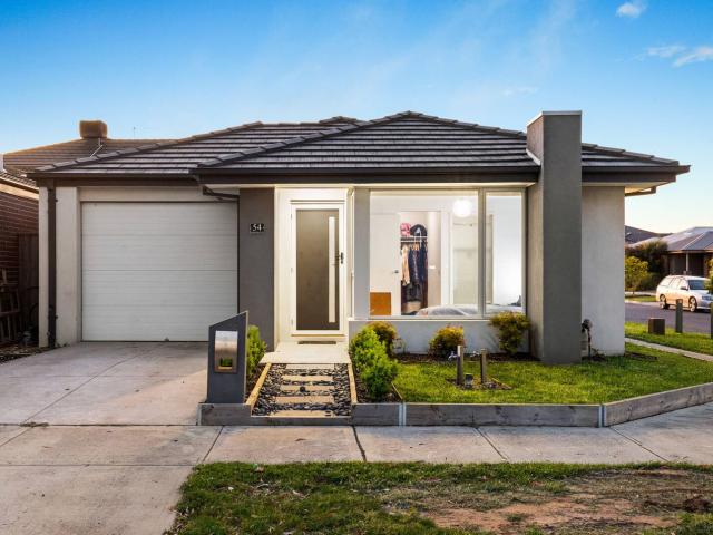 54 Parkhurst Drive, CRANBOURNE EAST, VIC 3977