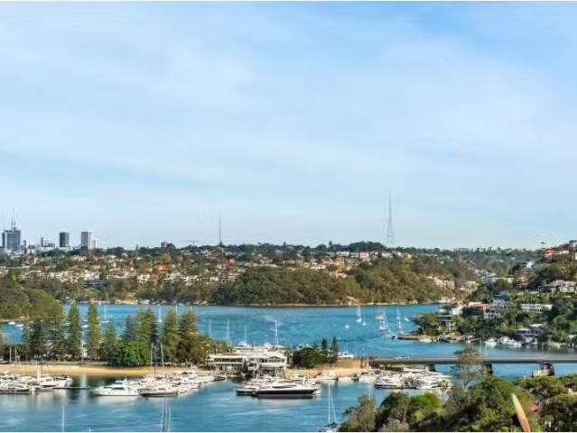 54 Peronne Avenue, Clontarf House for rent Listed by Isabella.