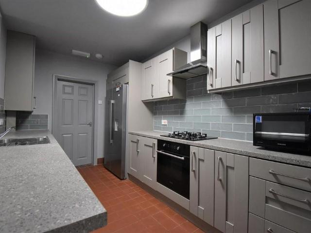 54 Raddlebarn Road, Stirchley, B29 6HA, United Kingdom | 5 bed townhouse for rent #134898459 | Rentberry