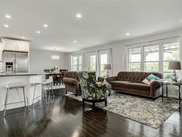 54 SE Lakeview Drive