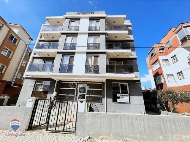 54 Seyrek Merkez'de Üniversiteye Yakın Kiralık Daire
