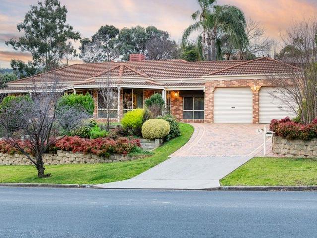 54 Southern View Drive, West Albury, NSW, 2640
