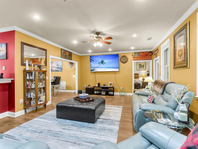 5508 Colonial Chatsworth Circle