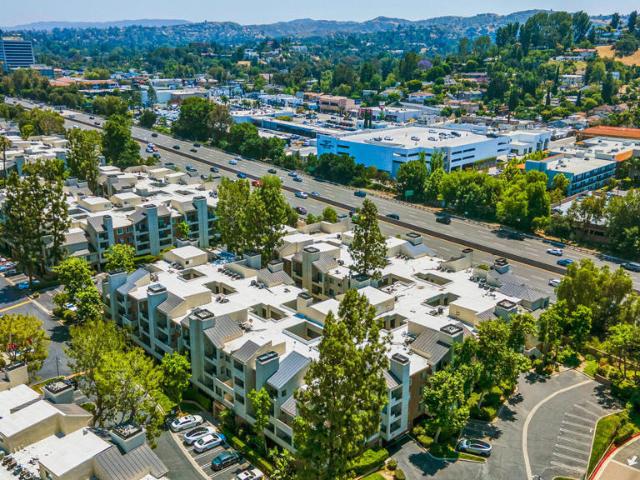 5500 Owensmouth Avenue 104
