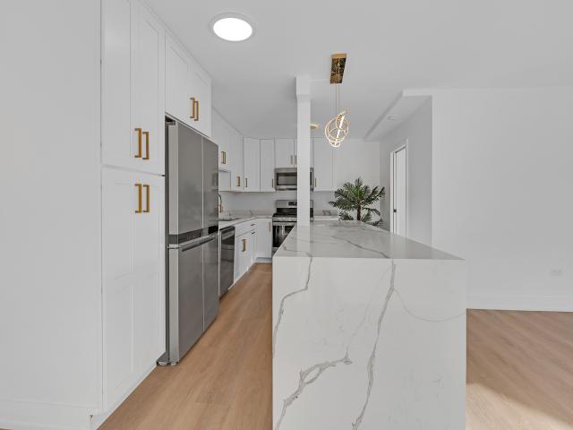 5500 Lincoln Avenue # 504W