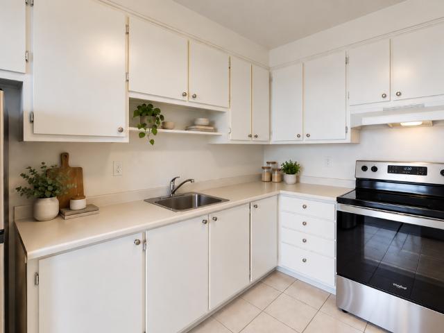 5501 Adalbert 2 Bedroom Apartment for Rent at 5501 Av Adalbert, Côte Saint Luc, QC H4W 2B1