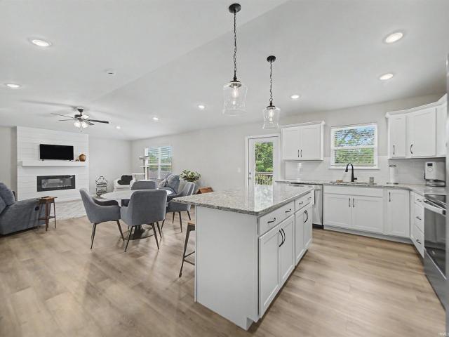 5502 Hillside Trail
