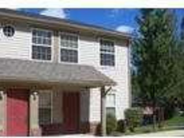 $550 / 2br Affordable! Washer/dryer! On bus route! July Holloway Street