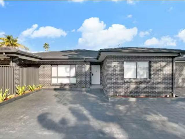 5/50 Forrest Road, East Hills Apartment for rent Listed by Ky.