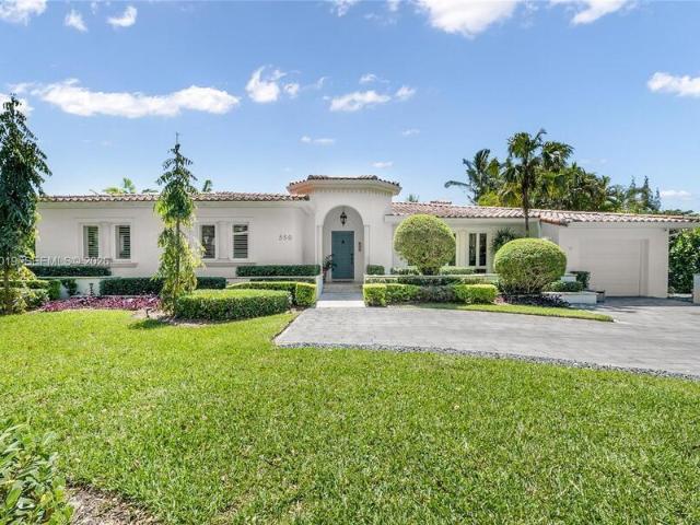 550 Jeronimo Dr, 4 beds, 3 full baths