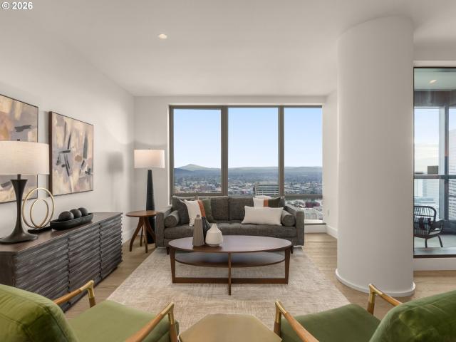 550 SW 10TH AVE # 2808