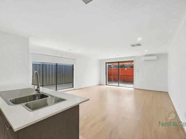 $550 PW / Bond $2390