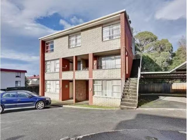 5/50 Regent Street, SANDY BAY Apartment for rent Listed by Kr.