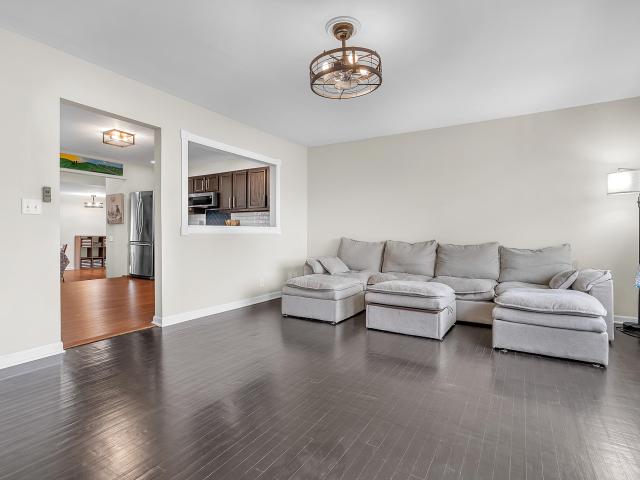 550 W Division Road