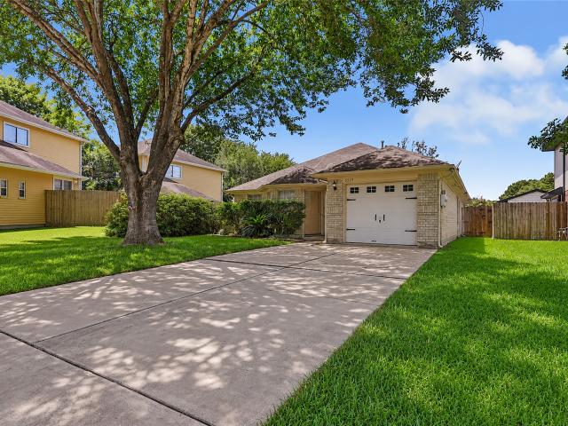 5519 Chisholm Trail