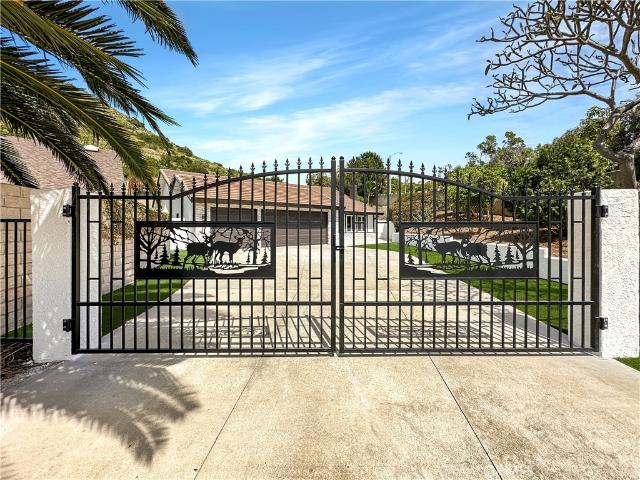 5519 E Avenida Palmar