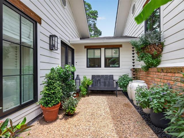 5511 Flagstone Drive