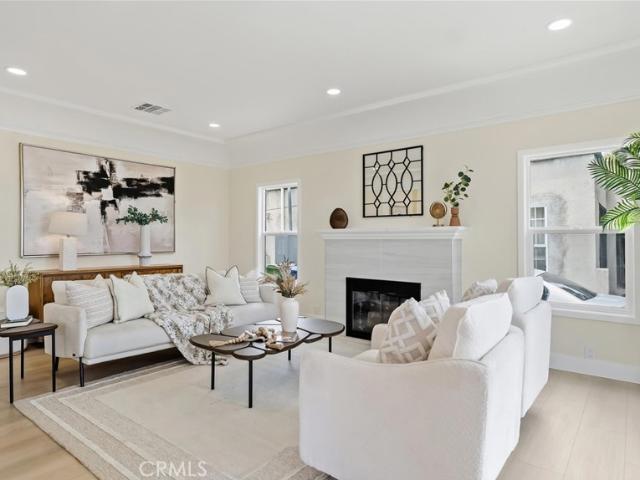 5513 S Mullen