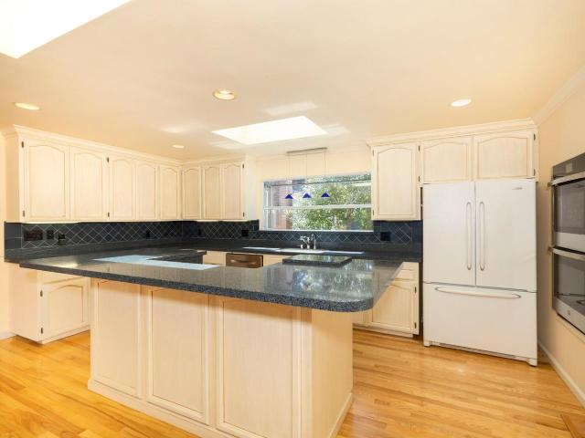 551 4th Street