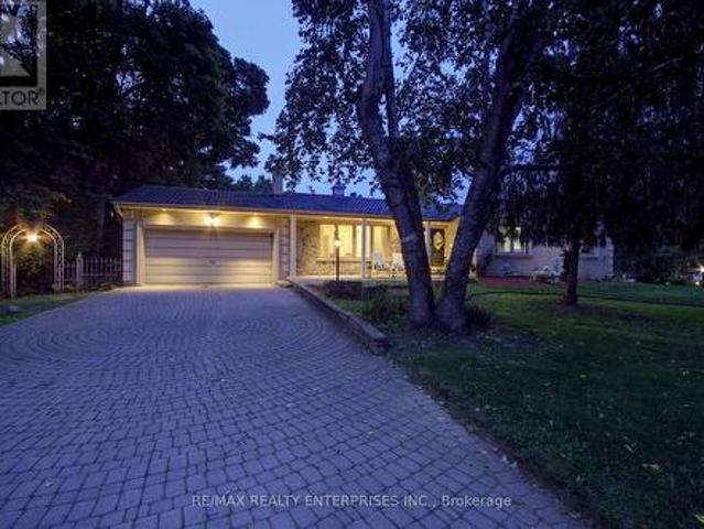 551 Cochise Crescent, Mississauga, ON, L5H 1Y3 house for sale | Listing ID W13828 | Royal LePage