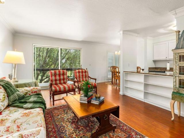 551 Jean St 309