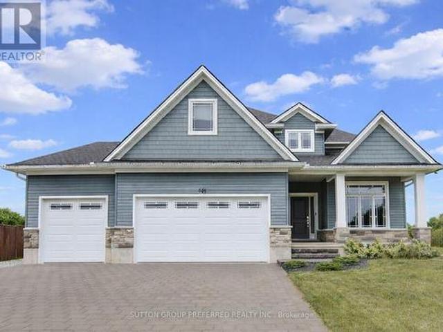 551 Scenic Court, Warwick Watford, ON, N0M 2S0 house for sale | Listing ID X13818 | Royal LePage