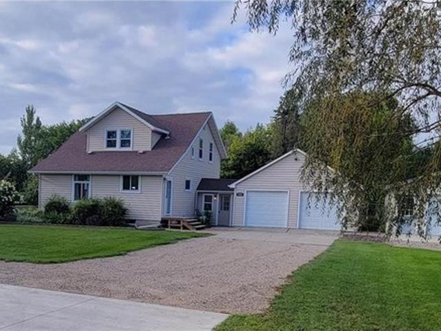 551 Wall Ave, Horace, ND 58047
