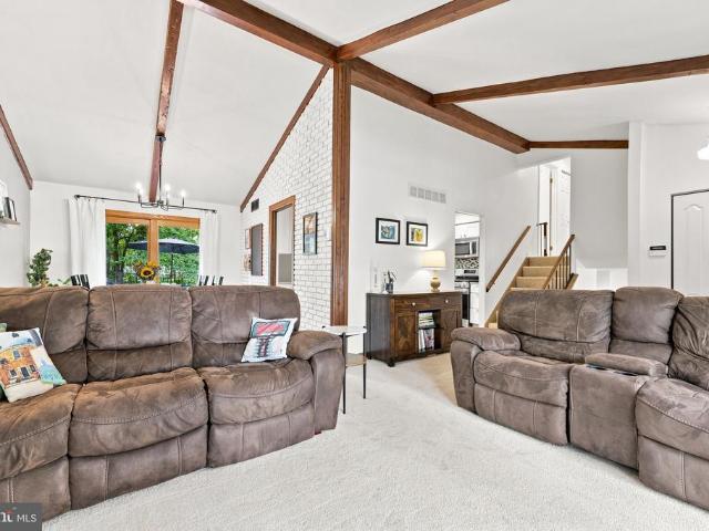 5524 Bluecoat Lane