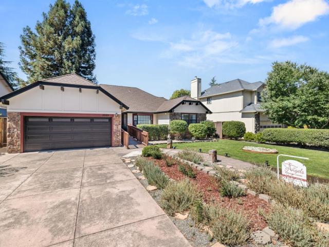 5525 Carriage Ln, Santa Rosa, CA 95403 | MLS #325079