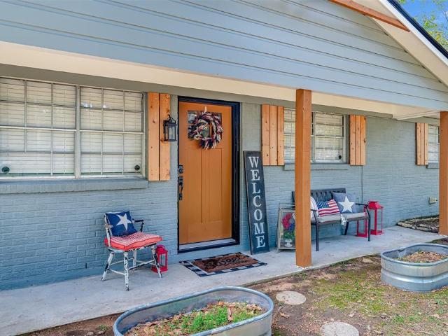 5529 Knollcrest Drive