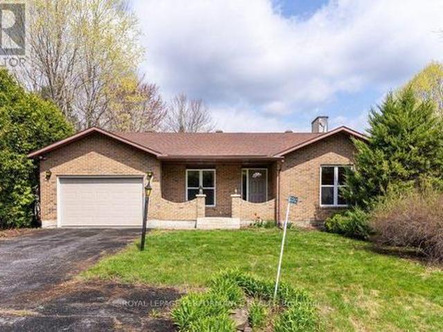 5529 Woodeden Drive, Ottawa, ON, K4M 1B4 house for sale | Listing ID X13570 | Royal LePage