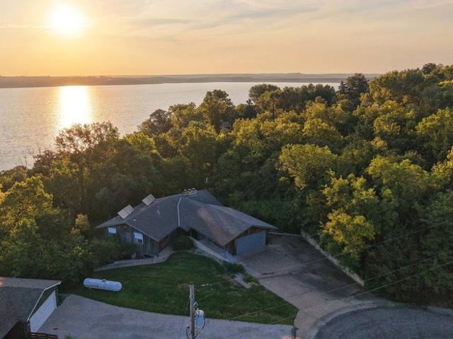 5520 Turkey Foot Ln, Manhattan, KS 66503