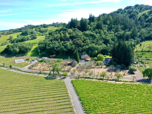 5520 W Soda Rock Ln, Healdsburg, CA 95448 | MLS #326036