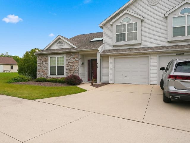 5521 Thornbriar Lane