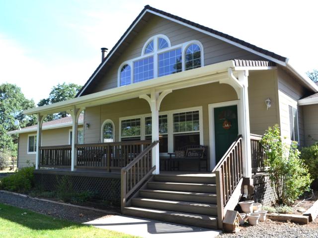 552 395 Roberts Drive