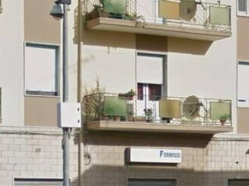 552 Locale con laboratorio in Affitto, Brindisi 552