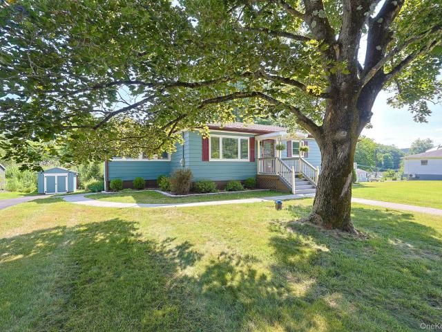 552 Lake View Terrace