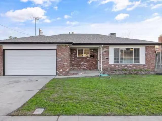 552 W RIALTO AVE, CLOVIS, CA 93612