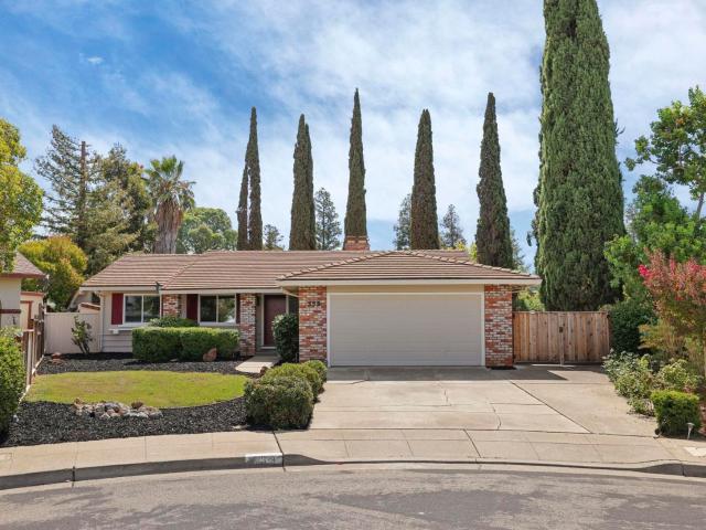 553 Bell Ave