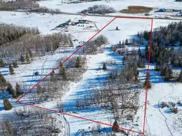 55404 Rr 12A, Rural Lac Ste. Anne County, AB, T0E 1V0 vacant.