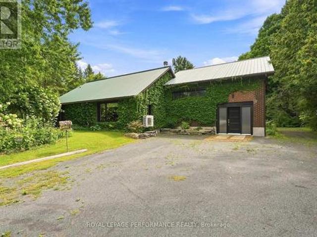 5554 County 10 Road, The Nation, ON, K0B 1G0 Luxury House for sale | Listing ID X13705 | Royal LePage Carriage Trade Luxury Properties