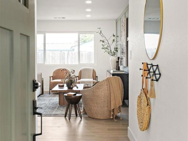 5557 Beau Ct