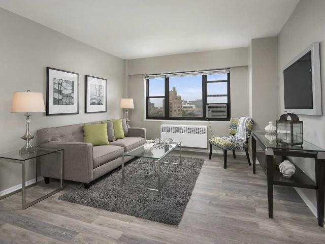 5550 S Dorchester 2 Bedroom Apartment for Rent at 5550 S Dorchester Ave, Chicago, IL 60637 Hyde Park