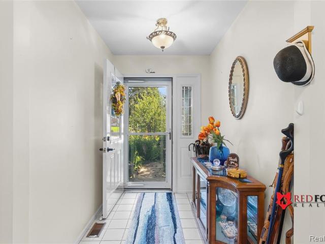 5553 Hickory Circle