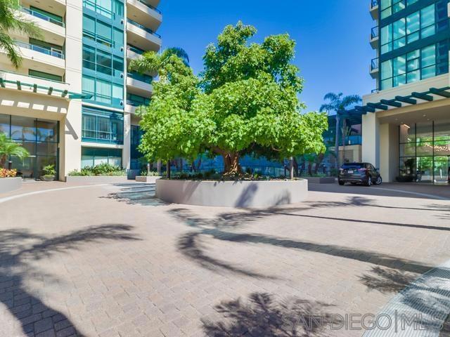 555 Front St 205